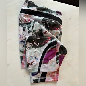 Size 12 lululemon capri leggings
